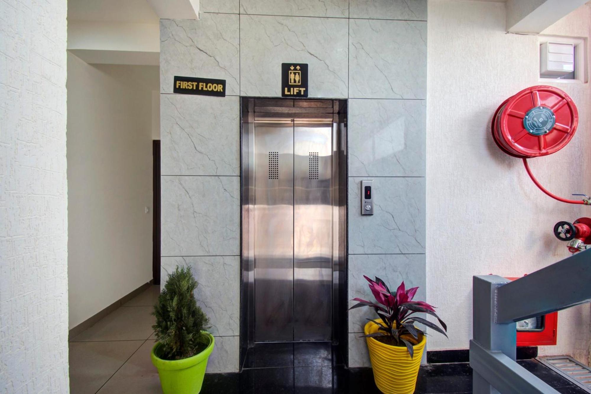 Hotel M.S Jaipur Bagian luar foto