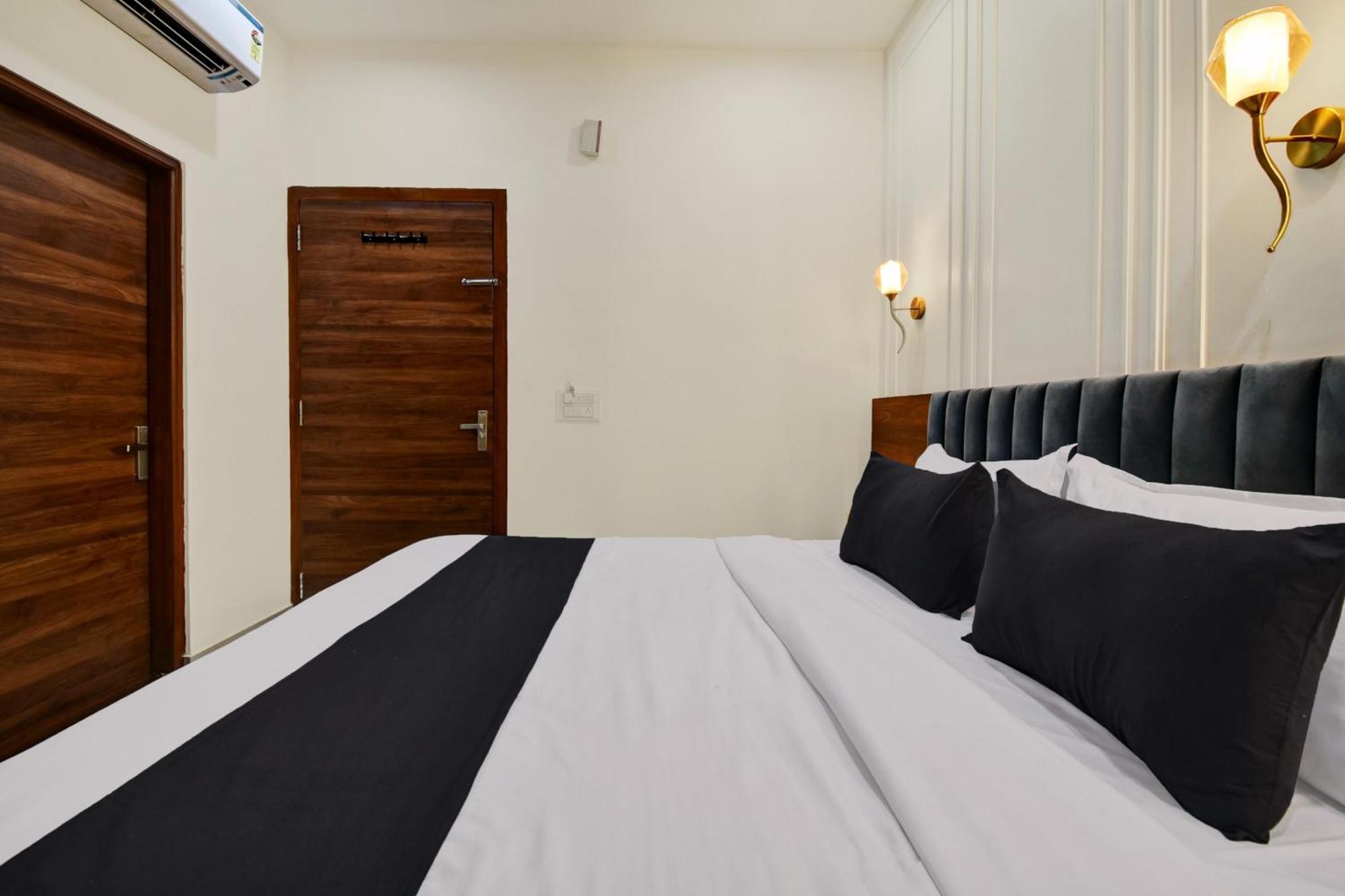 Hotel M.S Jaipur Bagian luar foto