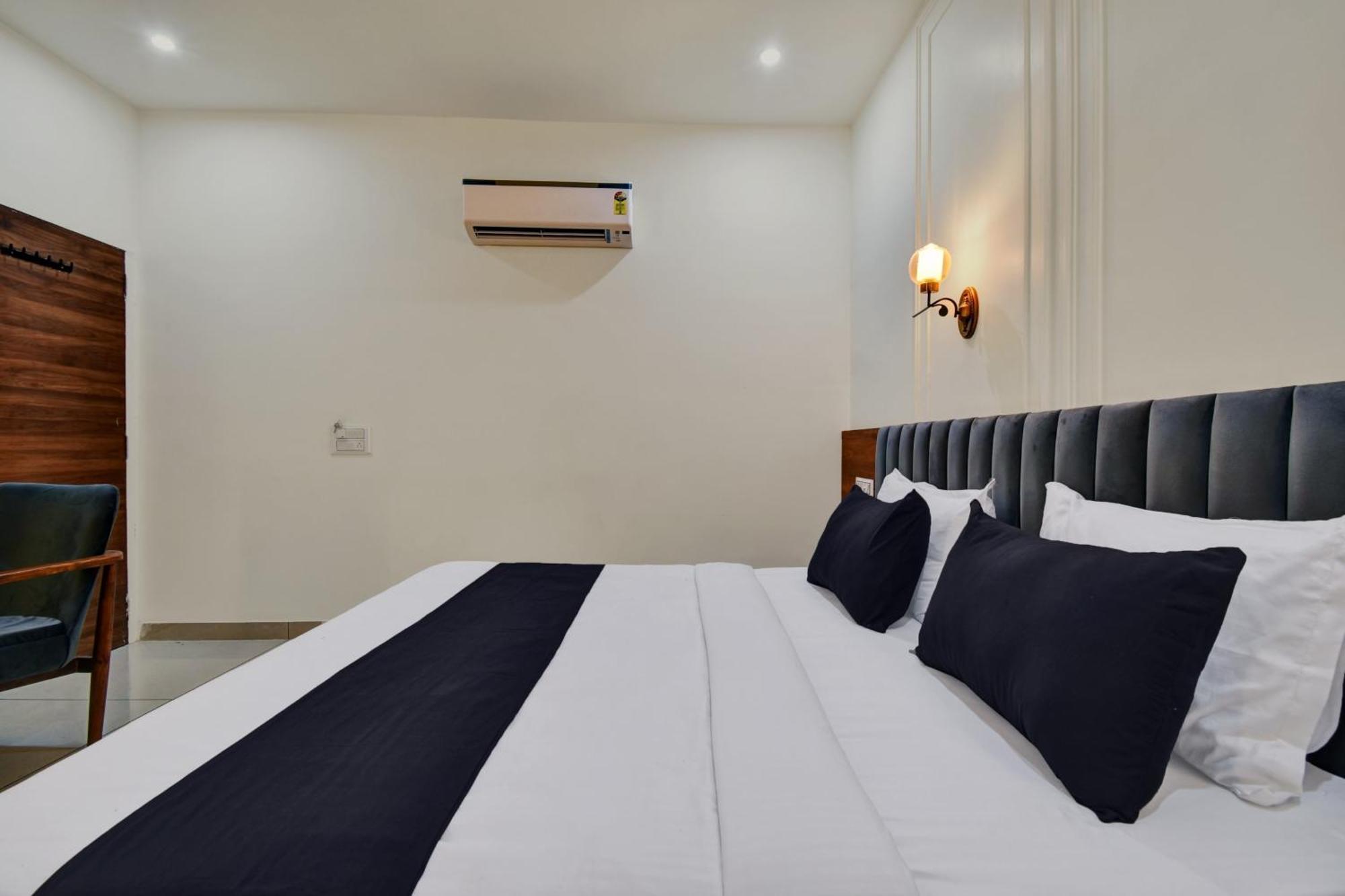 Hotel M.S Jaipur Bagian luar foto