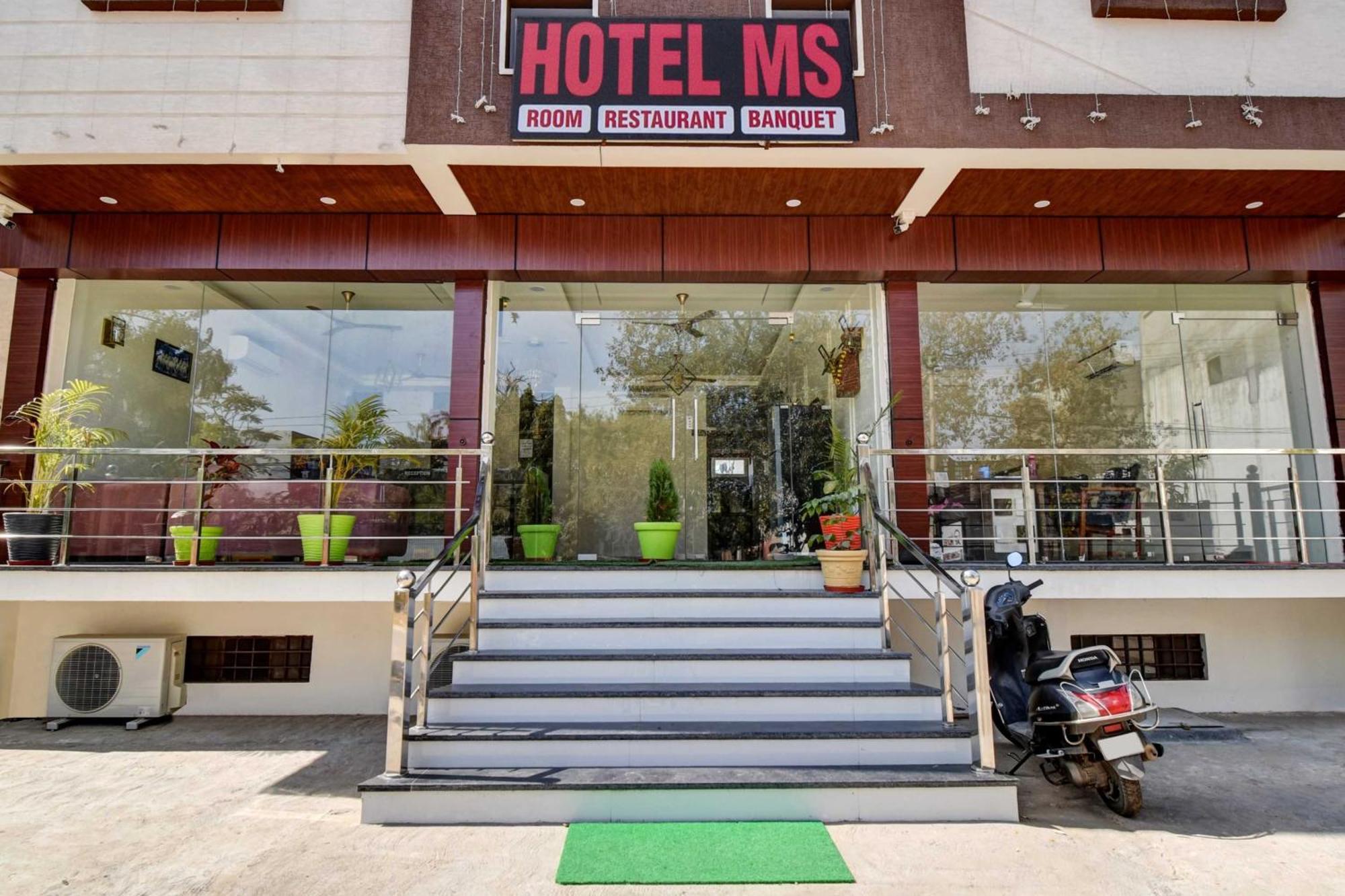 Hotel M.S Jaipur Bagian luar foto